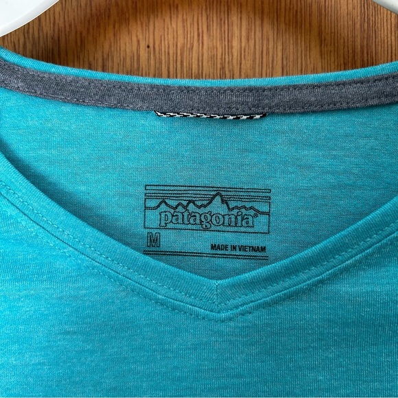 Patagonia Women’s Short-Sleeved Nine Trails Shirt Blue Turquoise and Gray - Picture 5 of 5